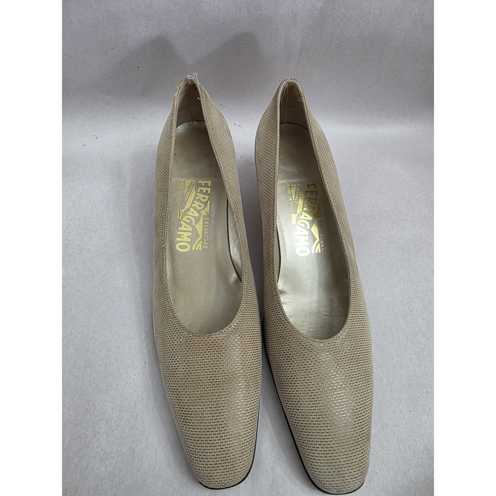 Salvatore Ferragamo (Sz 8 2A) Pumps Cream Shoes Heels. Narrow - Picture 2 of 14